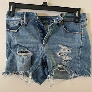 Universal Thread distressed shorts